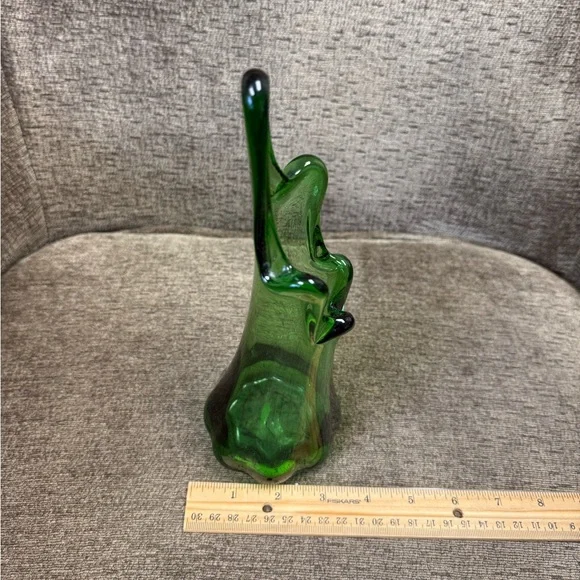 Vintage MCM Green Art Glass Five Finger Swung Vase Appx. 10” Taiwan. - Picture 9 of 9